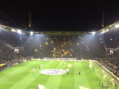 Einlauf der Mannschaften